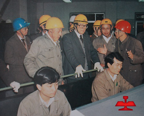 1959年毛澤東同志親切接見(jiàn)全國(guó)著名勞動(dòng)模范、鞍鋼老英雄孟泰